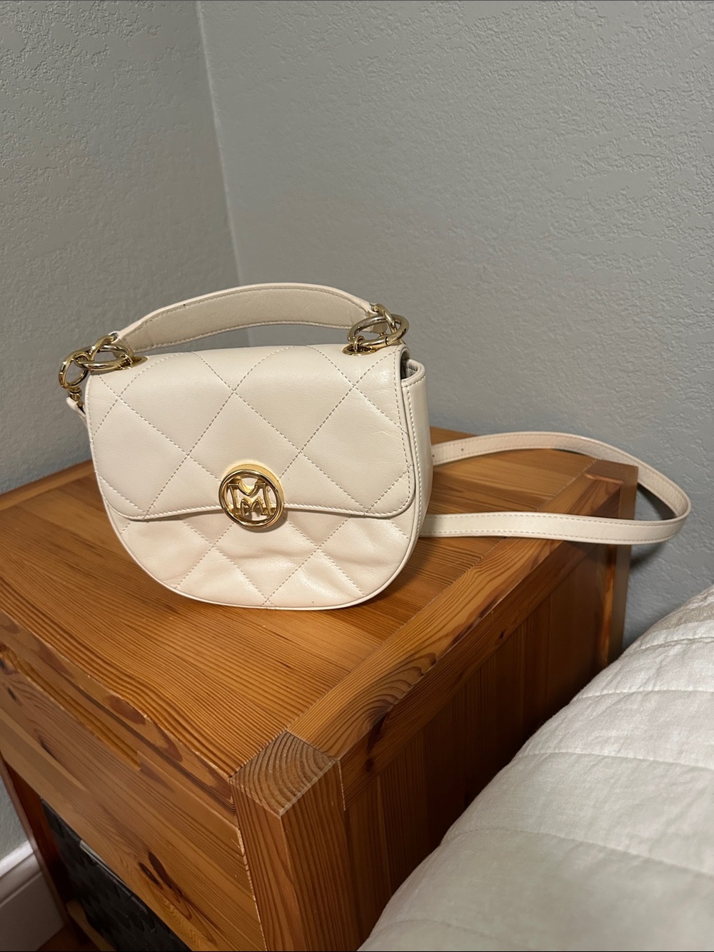Metro City Ivory White Quilted Leather Shoulder Crossbody Bag Gold Hardware